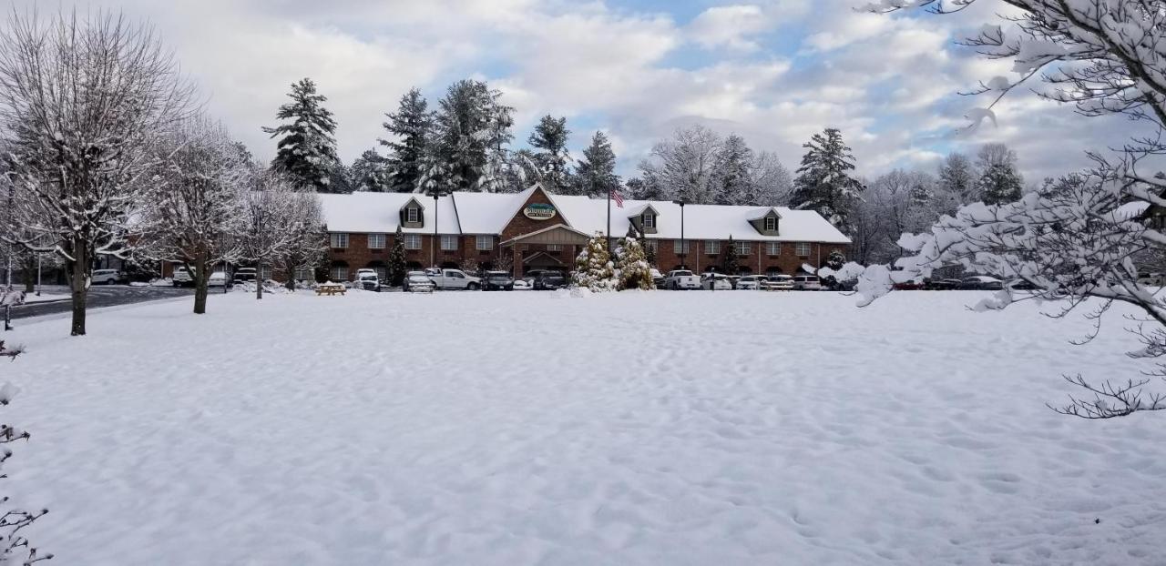Mountain Inn & Suites Flat Rock Εξωτερικό φωτογραφία