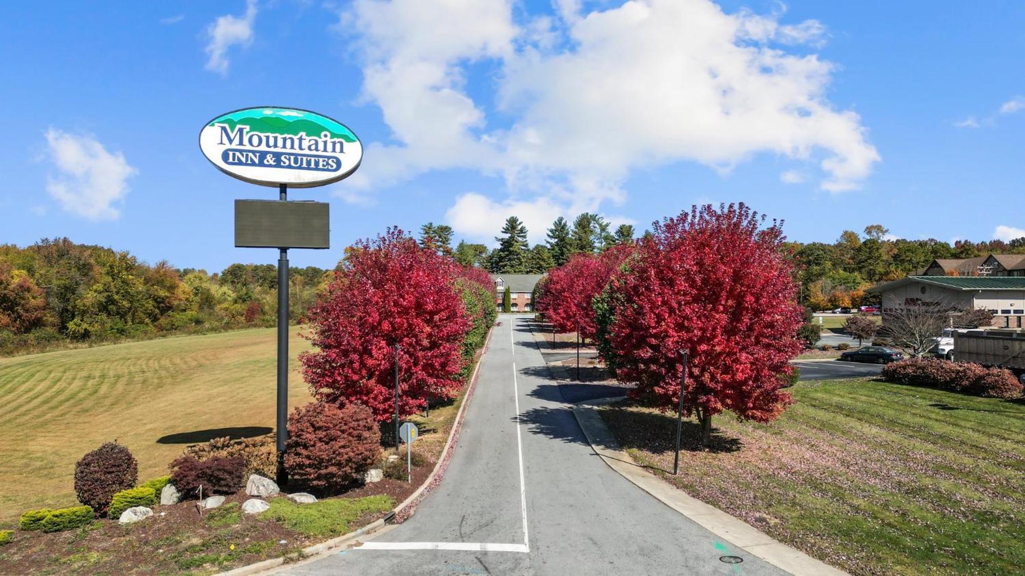 Mountain Inn & Suites Flat Rock Εξωτερικό φωτογραφία