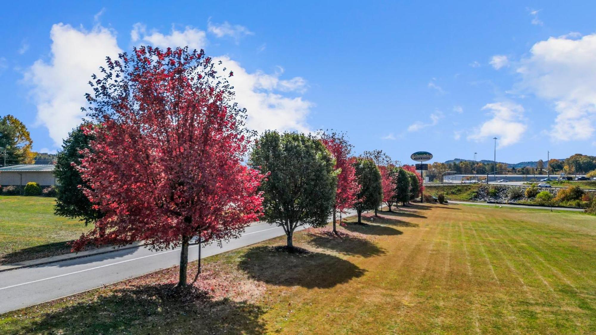 Mountain Inn & Suites Flat Rock Εξωτερικό φωτογραφία